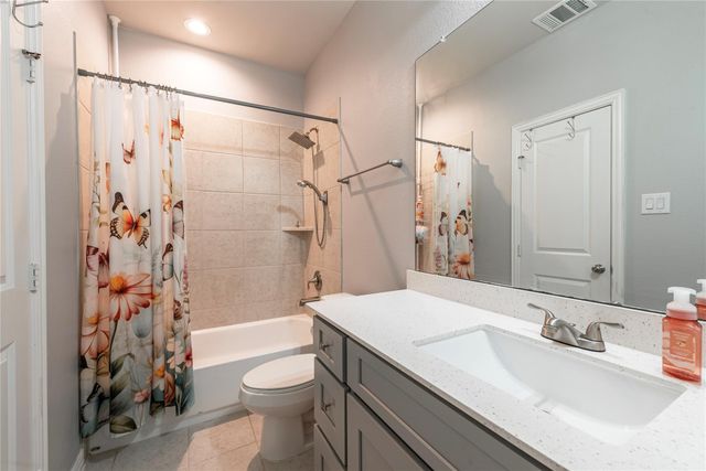 1008 8th Avenue N, Texas City, TX 77590