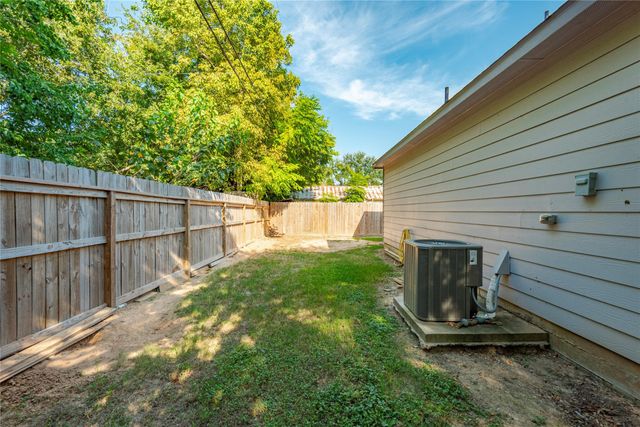 1008 8th Avenue N, Texas City, TX 77590