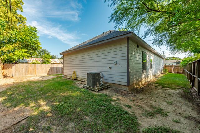 1008 8th Avenue N, Texas City, TX 77590