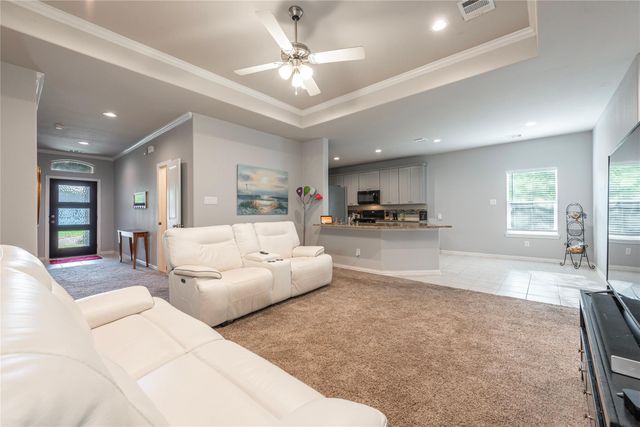 1008 8th Avenue N, Texas City, TX 77590