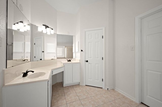 34 S Rambling Ridge Place, Conroe, TX 77385