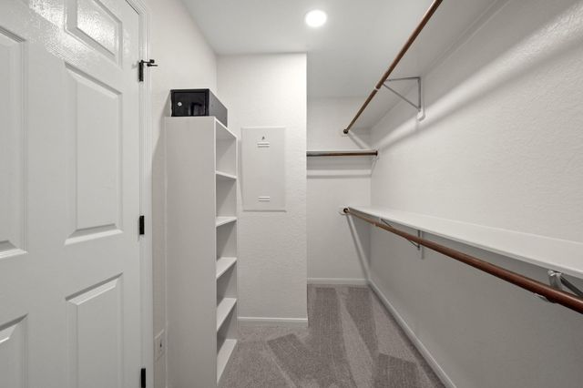 34 S Rambling Ridge Place, Conroe, TX 77385
