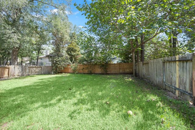 34 S Rambling Ridge Place, Conroe, TX 77385