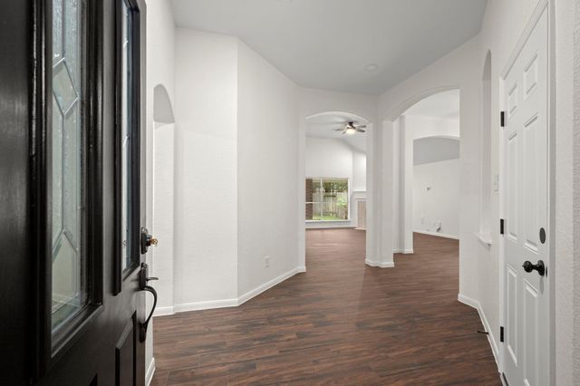 34 S Rambling Ridge Place, Conroe, TX 77385