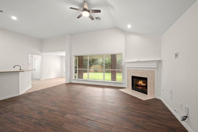34 S Rambling Ridge Place, Conroe, TX 77385