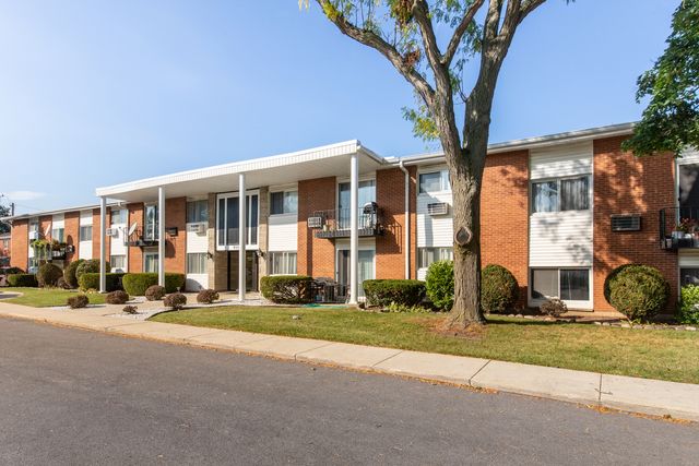 9500 Dee Road 202B, Des Plaines, IL 60016