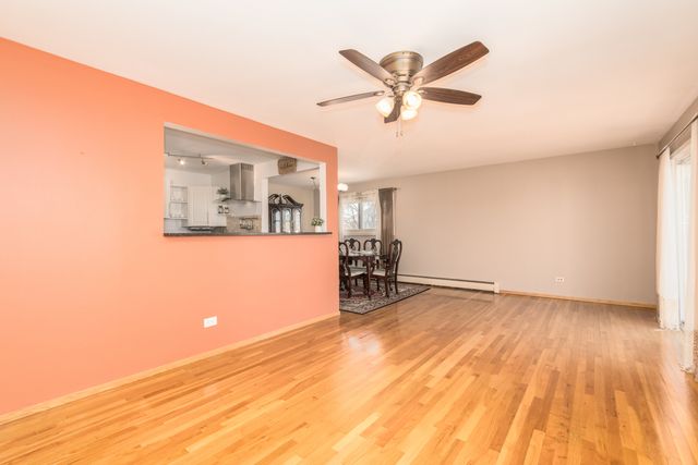 9500 Dee Road 202B, Des Plaines, IL 60016