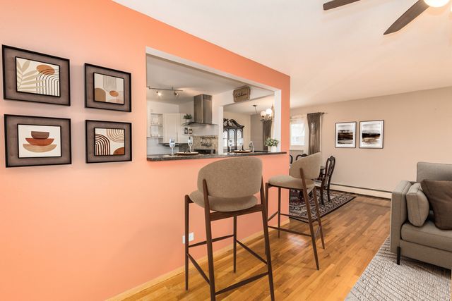 9500 Dee Road 202B, Des Plaines, IL 60016