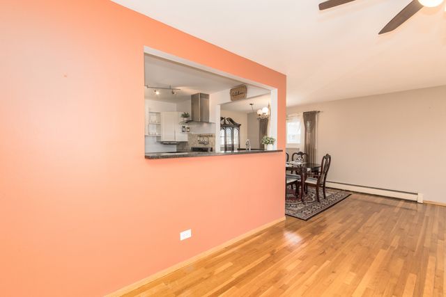 9500 Dee Road 202B, Des Plaines, IL 60016