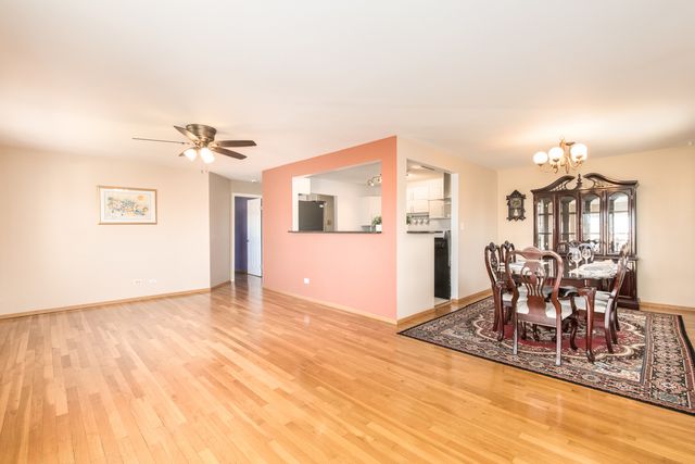 9500 Dee Road 202B, Des Plaines, IL 60016