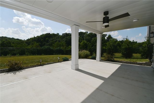 408 Barons Ct, Peters Twp, PA 15367