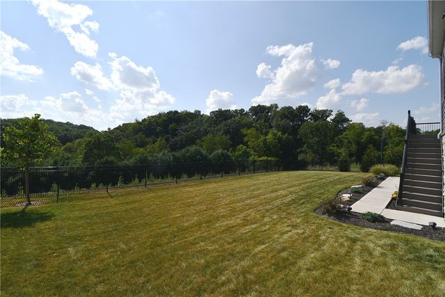 408 Barons Ct, Peters Twp, PA 15367