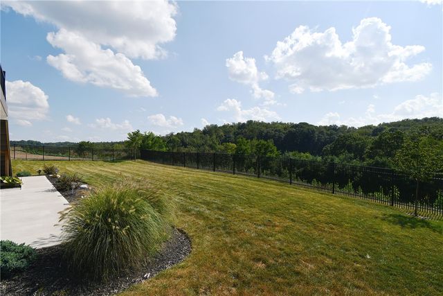 408 Barons Ct, Peters Twp, PA 15367