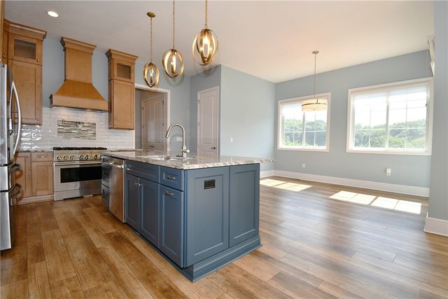 408 Barons Ct, Peters Twp, PA 15367