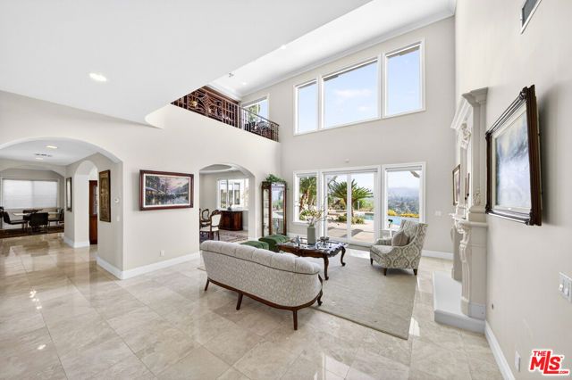 22355 S Summit Ridge Circle, Chatsworth (los Angeles), CA 91311