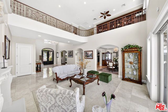 22355 S Summit Ridge Circle, Chatsworth (los Angeles), CA 91311
