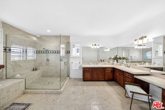 22355 S Summit Ridge Circle, Chatsworth (los Angeles), CA 91311