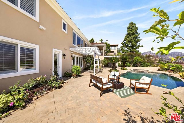 22355 S Summit Ridge Circle, Chatsworth (los Angeles), CA 91311