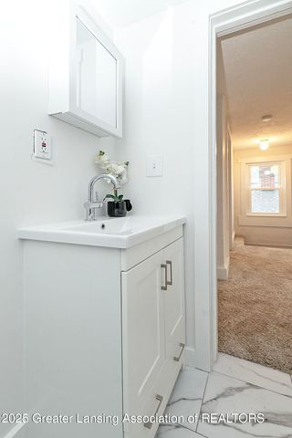 623 N Hayford Avenue, Lansing, MI 48912