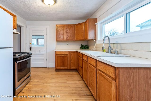 623 N Hayford Avenue, Lansing, MI 48912