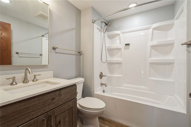 43 Vinton Street, Palo, IA 52324