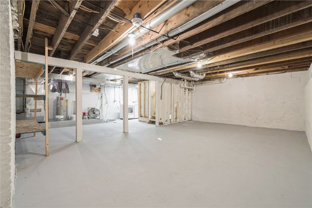 43 Vinton Street, Palo, IA 52324