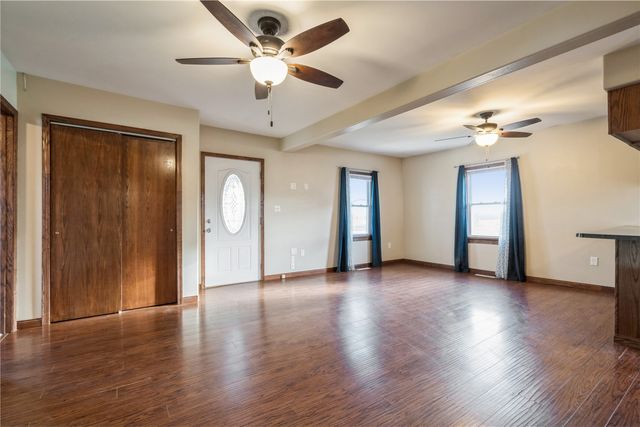 43 Vinton Street, Palo, IA 52324