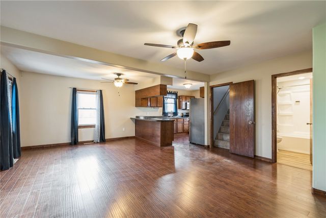 43 Vinton Street, Palo, IA 52324