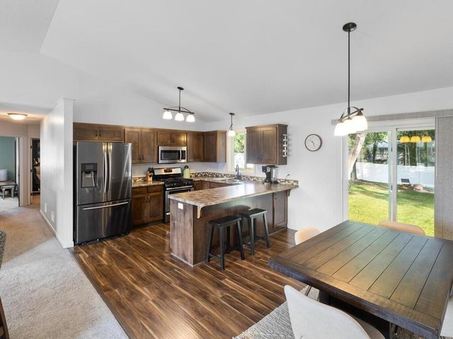 13911 7th Avenue N, Zimmerman, MN 55398