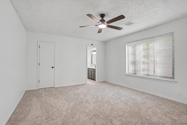 8426 N 117th East Avenue, Owasso, OK 74055