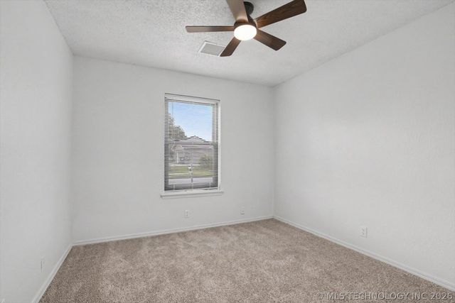 8426 N 117th East Avenue, Owasso, OK 74055