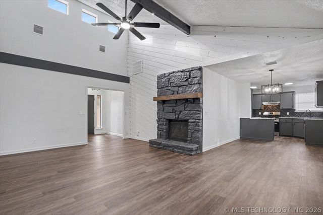 8426 N 117th East Avenue, Owasso, OK 74055