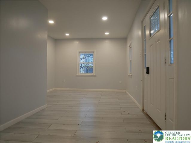 903 West Spruce Street, Other Pa Counties, PA 17866