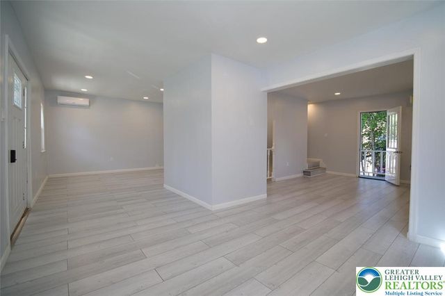 903 West Spruce Street, Other Pa Counties, PA 17866