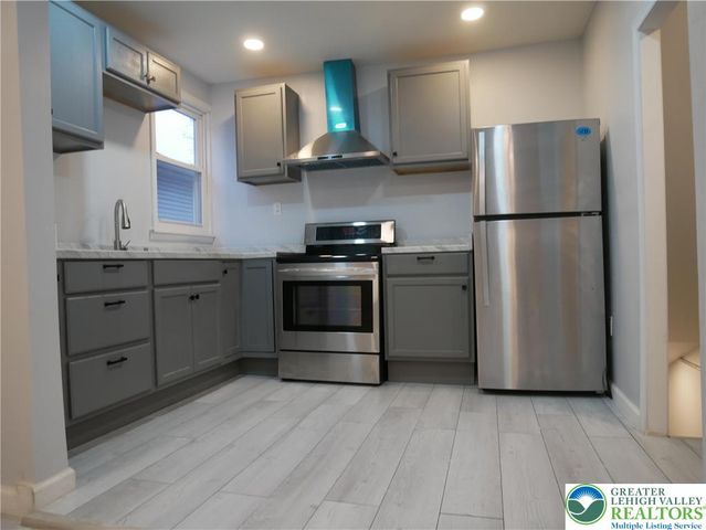 903 West Spruce Street, Other Pa Counties, PA 17866