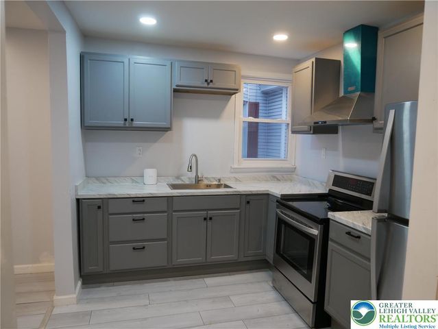 903 West Spruce Street, Other Pa Counties, PA 17866