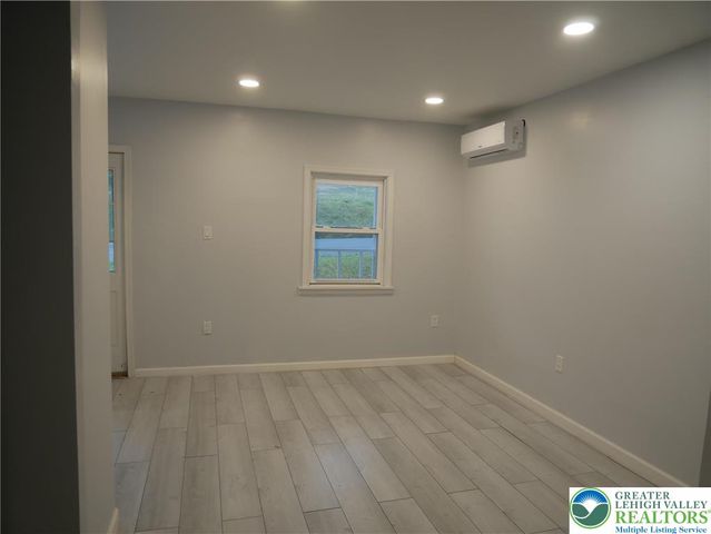 903 West Spruce Street, Other Pa Counties, PA 17866