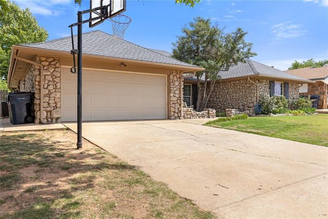 11017 NW 113th Street, Yukon, OK 73099