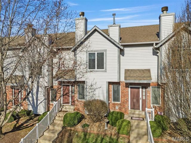 4007 Sherman Park Drive 16G, St Charles, MO 63303