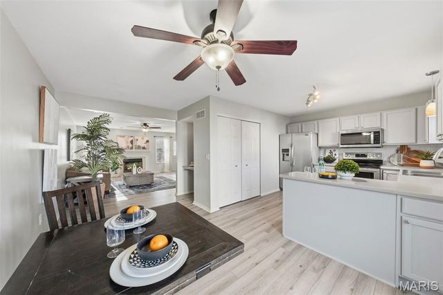 4007 Sherman Park Drive 16G, St Charles, MO 63303