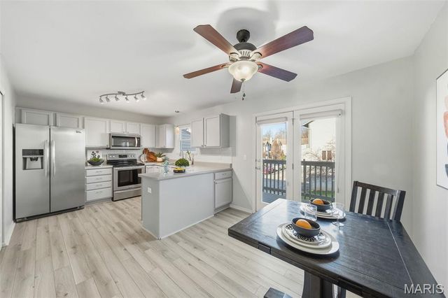 4007 Sherman Park Drive 16G, St Charles, MO 63303