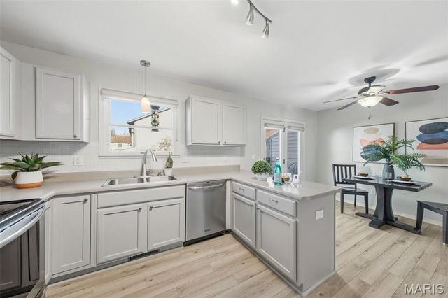 4007 Sherman Park Drive 16G, St Charles, MO 63303