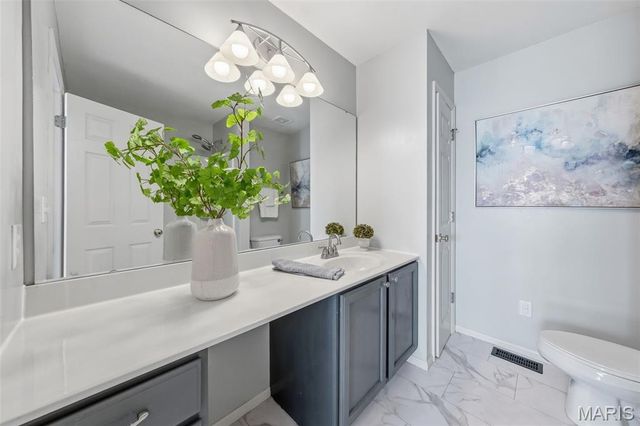 4007 Sherman Park Drive 16G, St Charles, MO 63303