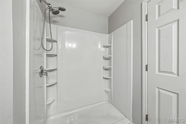 4007 Sherman Park Drive 16G, St Charles, MO 63303