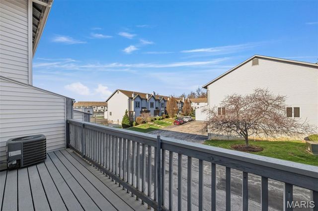 4007 Sherman Park Drive 16G, St Charles, MO 63303