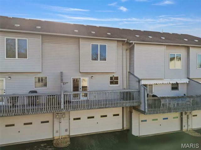 4007 Sherman Park Drive 16G, St Charles, MO 63303