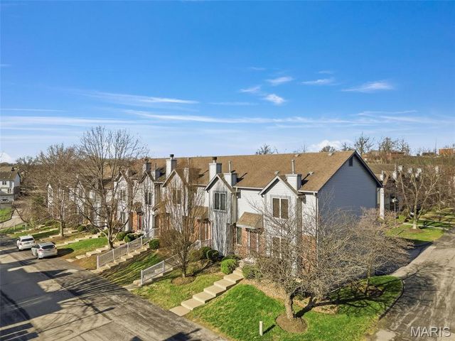 4007 Sherman Park Drive 16G, St Charles, MO 63303