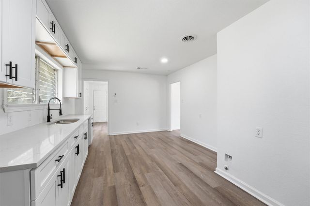5002 Live Oak Drive, Texas City, TX 77591