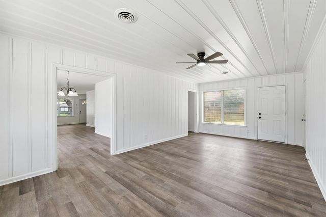 5002 Live Oak Drive, Texas City, TX 77591