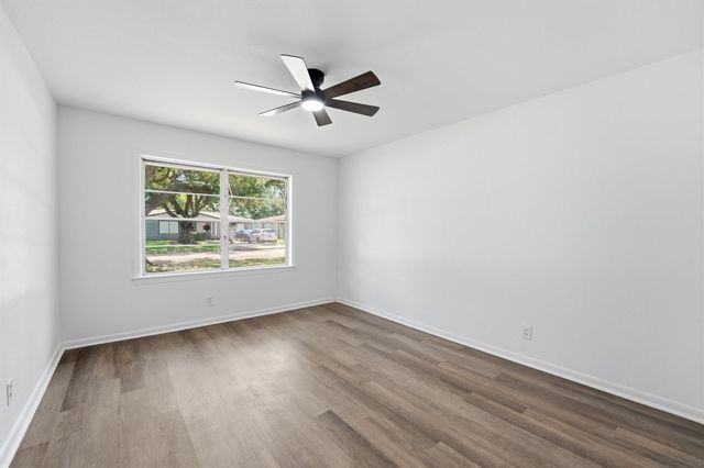 5002 Live Oak Drive, Texas City, TX 77591